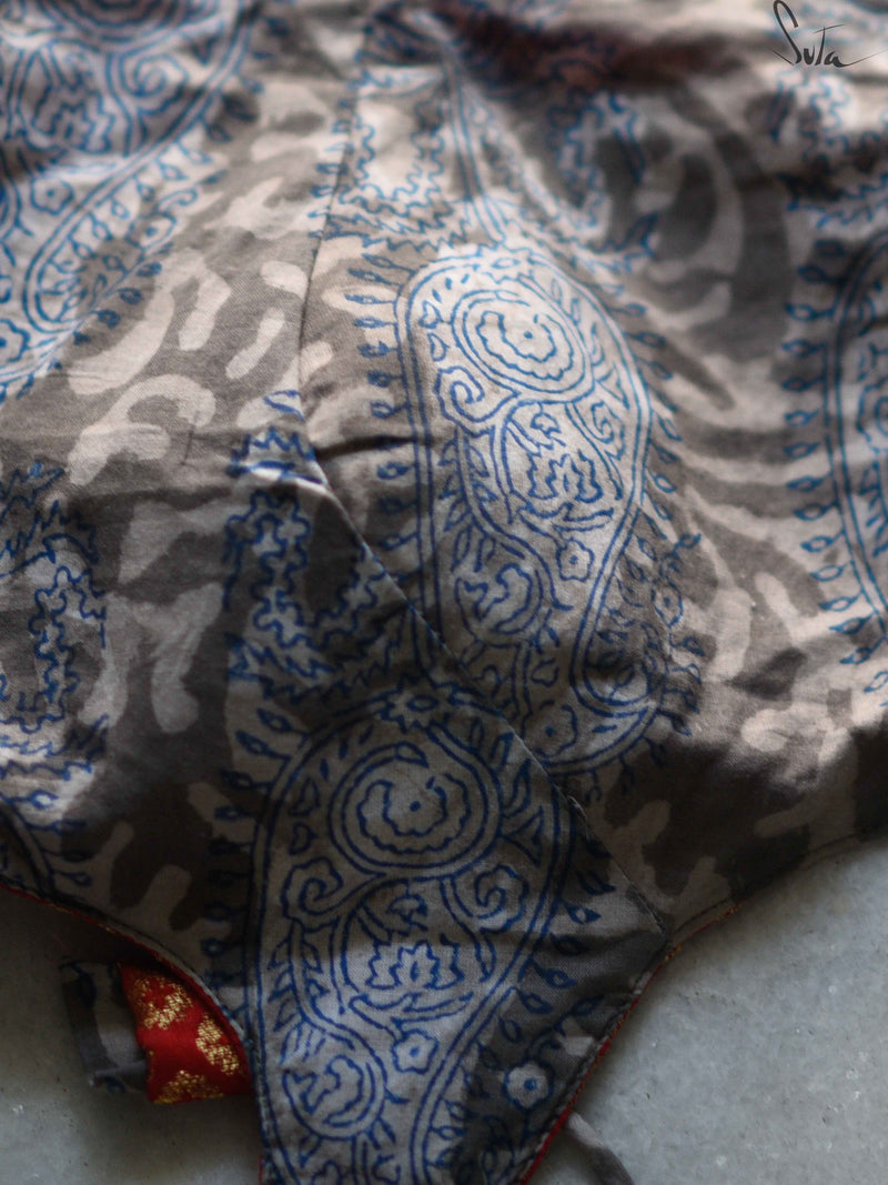 Grey and red spark (Blouse)
