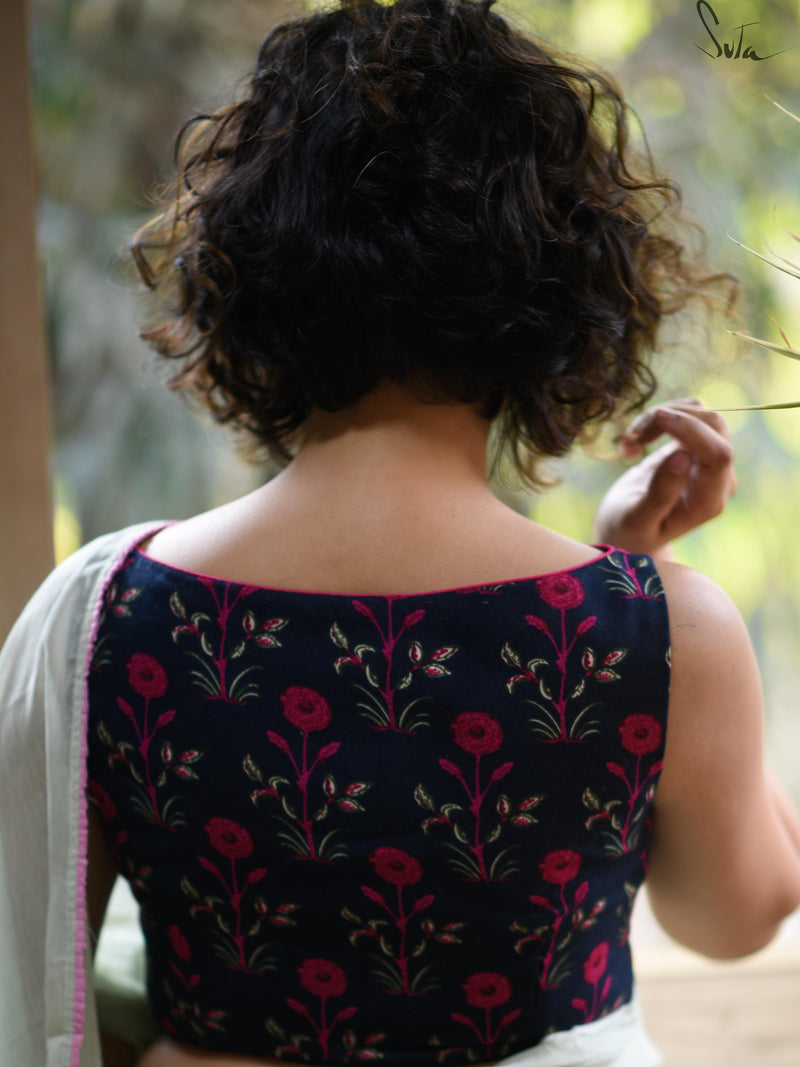 Table rose and night sky (Blouse)