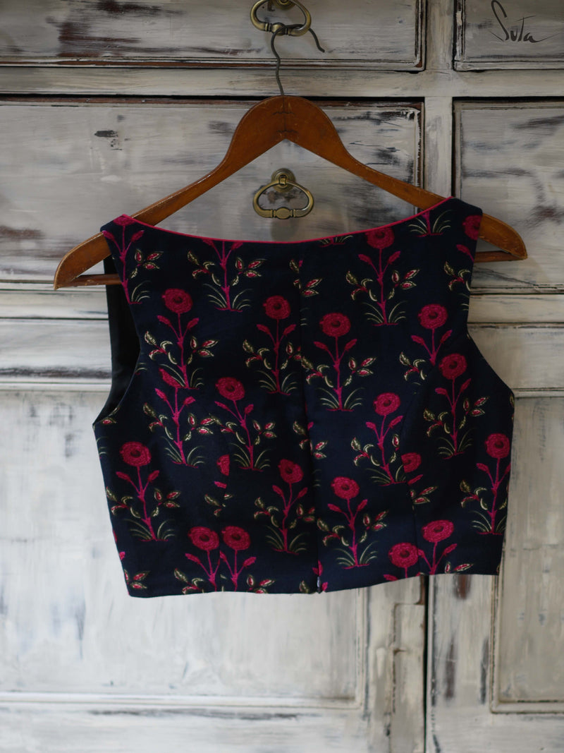 Table rose and night sky (Blouse)
